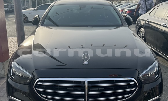 Acheter Neuf Voiture Mercedes-Benz E–Class Noir à Brazzaville, Commune de Brazzaville