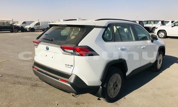 Buy Used Toyota RAV4 Red Car in Brazzaville in Municipality of Brazzaville Buy Used Toyota RAV4 Red Car in Brazzaville in Municipality of Brazzaville