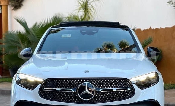 Acheter Occasion Voiture Mercedes-Benz GLC Blanc à Brazzaville, Commune de Brazzaville Acheter Occasion Voiture Mercedes-Benz GLC Blanc à Brazzaville, Commune de Brazzaville