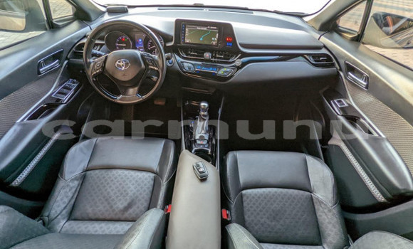 Buy Used Toyota C-HR Silver Car in Brazzaville in Municipality of Brazzaville Buy Used Toyota C-HR Silver Car in Brazzaville in Municipality of Brazzaville