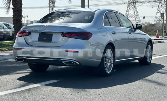 Acheter Occasion Voiture Mercedes-Benz E–Class Gris à Brazzaville, Commune de Brazzaville Acheter Occasion Voiture Mercedes-Benz E–Class Gris à Brazzaville, Commune de Brazzaville