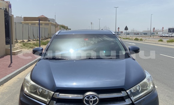 Acheter Occasion Voiture Toyota Highlander Bleu à Brazzaville, Commune de Brazzaville Acheter Occasion Voiture Toyota Highlander Bleu à Brazzaville, Commune de Brazzaville