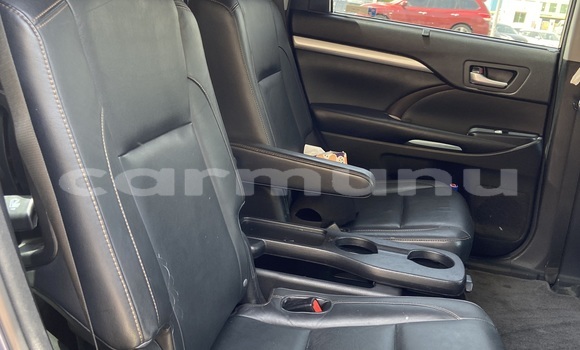 Acheter Occasion Voiture Toyota Highlander Bleu à Brazzaville, Commune de Brazzaville Acheter Occasion Voiture Toyota Highlander Bleu à Brazzaville, Commune de Brazzaville