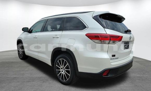 Acheter Occasion Voiture Toyota Highlander Marron à Import - Dubai, Région de la Bouenza Acheter Occasion Voiture Toyota Highlander Marron à Import - Dubai, Région de la Bouenza