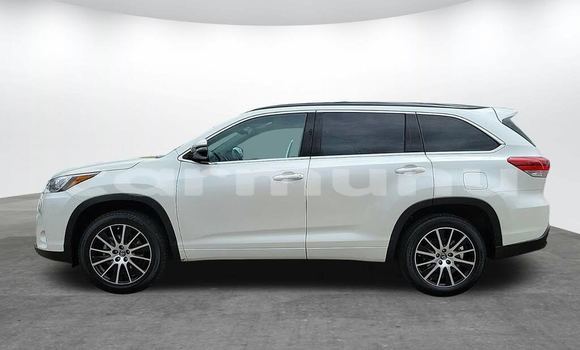 Acheter Occasion Voiture Toyota Highlander Marron à Import - Dubai, Région de la Bouenza Acheter Occasion Voiture Toyota Highlander Marron à Import - Dubai, Région de la Bouenza