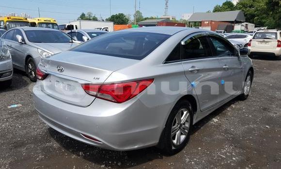 Buy Used Hyundai Sonata Silver Car in Brazzaville in Municipality of Brazzaville Buy Used Hyundai Sonata Silver Car in Brazzaville in Municipality of Brazzaville