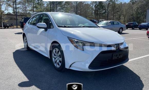 Buy Used Toyota Corolla White Car in Brazzaville in Municipality of Brazzaville Buy Used Toyota Corolla White Car in Brazzaville in Municipality of Brazzaville