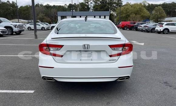 Acheter Occasion Voiture Honda Accord Blanc à Brazzaville, Commune de Brazzaville Acheter Occasion Voiture Honda Accord Blanc à Brazzaville, Commune de Brazzaville