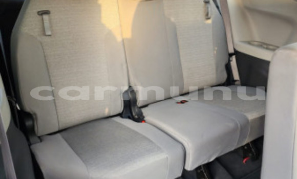 Buy Used Toyota Sienna Red Car in Brazzaville in Municipality of Brazzaville Buy Used Toyota Sienna Red Car in Brazzaville in Municipality of Brazzaville