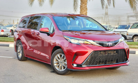 Buy Used Toyota Sienna Red Car in Brazzaville in Municipality of Brazzaville Buy Used Toyota Sienna Red Car in Brazzaville in Municipality of Brazzaville