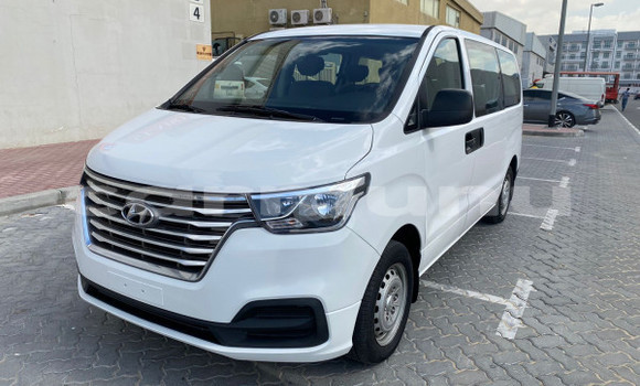 Acheter Occasion Voiture Hyundai H1 Blanc à Brazzaville, Commune de Brazzaville Acheter Occasion Voiture Hyundai H1 Blanc à Brazzaville, Commune de Brazzaville