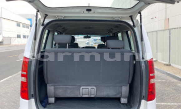 Acheter Occasion Voiture Hyundai H1 Blanc à Brazzaville, Commune de Brazzaville Acheter Occasion Voiture Hyundai H1 Blanc à Brazzaville, Commune de Brazzaville