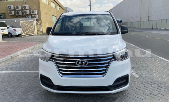 Acheter Occasion Voiture Hyundai H1 Blanc à Brazzaville, Commune de Brazzaville Acheter Occasion Voiture Hyundai H1 Blanc à Brazzaville, Commune de Brazzaville