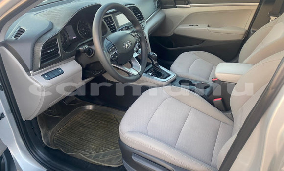 Buy Used Hyundai Elantra Silver Car in Brazzaville in Municipality of Brazzaville Buy Used Hyundai Elantra Silver Car in Brazzaville in Municipality of Brazzaville
