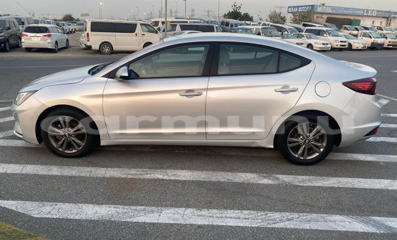 Buy Used Hyundai Elantra Silver Car in Brazzaville in Municipality of Brazzaville Buy Used Hyundai Elantra Silver Car in Brazzaville in Municipality of Brazzaville