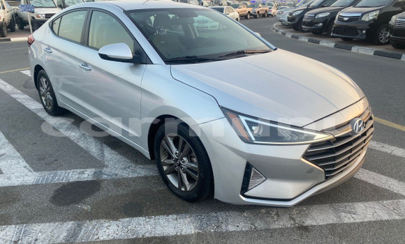 Buy Used Hyundai Elantra Silver Car in Brazzaville in Municipality of Brazzaville Buy Used Hyundai Elantra Silver Car in Brazzaville in Municipality of Brazzaville