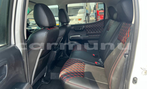 Buy Used Toyota Tacoma White Car in Brazzaville in Municipality of Brazzaville Buy Used Toyota Tacoma White Car in Brazzaville in Municipality of Brazzaville