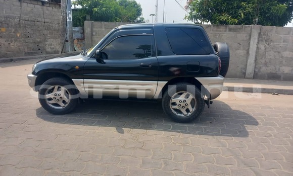 Acheter Occasion Voiture Toyota RAV4 Bleu à Brazzaville, Commune de Brazzaville Acheter Occasion Voiture Toyota RAV4 Bleu à Brazzaville, Commune de Brazzaville