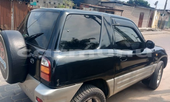 Acheter Occasion Voiture Toyota RAV4 Bleu à Brazzaville, Commune de Brazzaville Acheter Occasion Voiture Toyota RAV4 Bleu à Brazzaville, Commune de Brazzaville