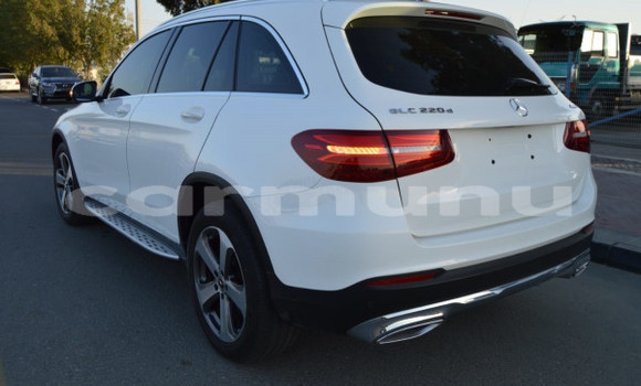 Acheter Occasion Voiture Mercedes-Benz GLC Blanc à Import - Dubai, Région de la Bouenza Acheter Occasion Voiture Mercedes-Benz GLC Blanc à Import - Dubai, Région de la Bouenza