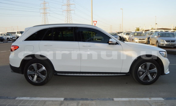 Acheter Occasion Voiture Mercedes-Benz GLC Blanc à Import - Dubai, Région de la Bouenza Acheter Occasion Voiture Mercedes-Benz GLC Blanc à Import - Dubai, Région de la Bouenza