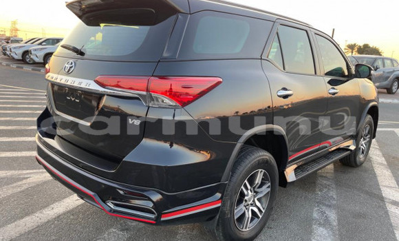 Acheter Import Voiture Toyota Fortuner Noir à Brazzaville, Commune de Brazzaville Acheter Import Voiture Toyota Fortuner Noir à Brazzaville, Commune de Brazzaville