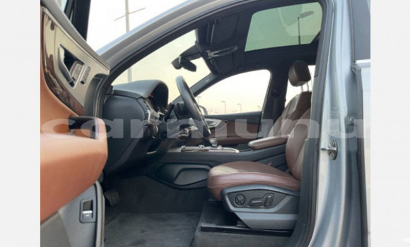 Acheter Import Voiture Audi Q7 Gris à Import - Dubai, Région de la Bouenza Acheter Import Voiture Audi Q7 Gris à Import - Dubai, Région de la Bouenza