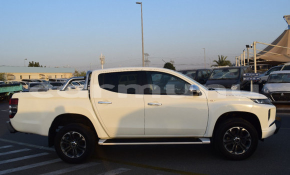 Acheter Occasion Voiture Mitsubishi L200 Blanc à Brazzaville, Commune de Brazzaville Acheter Occasion Voiture Mitsubishi L200 Blanc à Brazzaville, Commune de Brazzaville