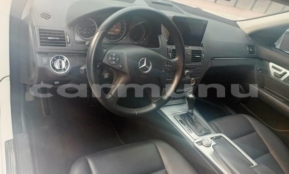 Acheter Neuf Voiture Mercedes Viano Blanc à Brazzaville, Commune de Brazzaville Acheter Neuf Voiture Mercedes Viano Blanc à Brazzaville, Commune de Brazzaville