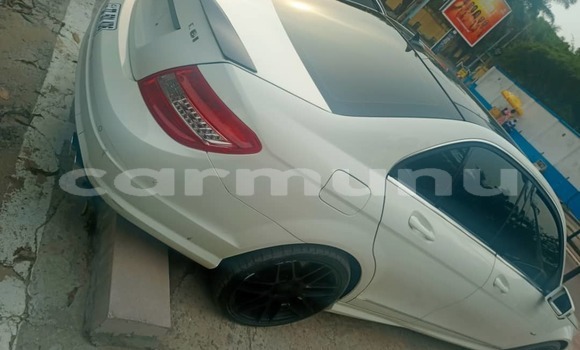 Acheter Neuf Voiture Mercedes Viano Blanc à Brazzaville, Commune de Brazzaville Acheter Neuf Voiture Mercedes Viano Blanc à Brazzaville, Commune de Brazzaville