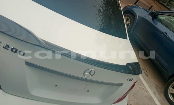 Acheter Neuf Voiture Mercedes Viano Blanc à Brazzaville, Commune de Brazzaville Acheter Neuf Voiture Mercedes Viano Blanc à Brazzaville, Commune de Brazzaville