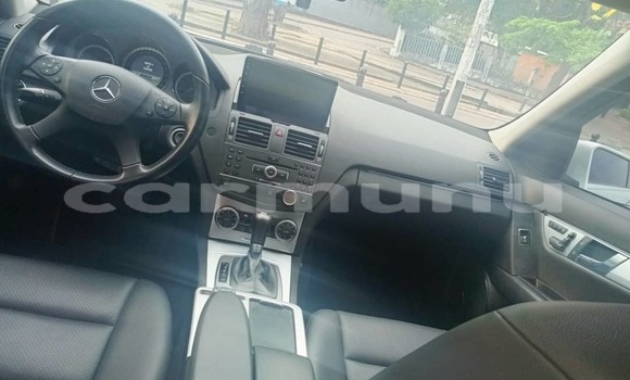 Acheter Neuf Voiture Mercedes Viano Blanc à Brazzaville, Commune de Brazzaville Acheter Neuf Voiture Mercedes Viano Blanc à Brazzaville, Commune de Brazzaville