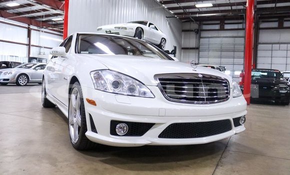 Buy Used Mercedes-Benz C-klasse AMG White Car in Brazzaville in Municipality of Brazzaville Buy Used Mercedes-Benz C-klasse AMG White Car in Brazzaville in Municipality of Brazzaville