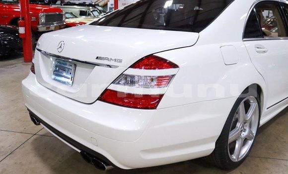 Buy Used Mercedes-Benz C-klasse AMG White Car in Brazzaville in Municipality of Brazzaville Buy Used Mercedes-Benz C-klasse AMG White Car in Brazzaville in Municipality of Brazzaville