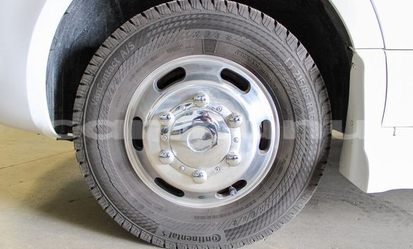 Buy Used Mercedes-Benz R–Class White Car in Brazzaville in Municipality of Brazzaville Buy Used Mercedes-Benz R–Class White Car in Brazzaville in Municipality of Brazzaville