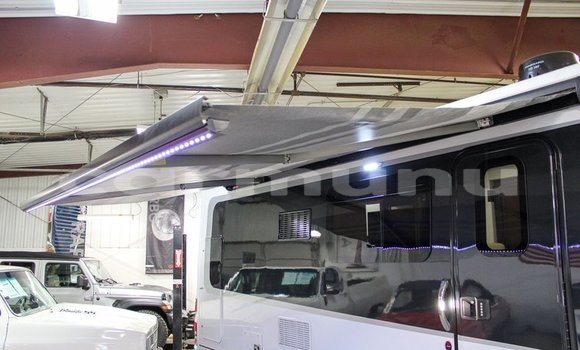 Buy Used Mercedes-Benz R–Class White Car in Brazzaville in Municipality of Brazzaville Buy Used Mercedes-Benz R–Class White Car in Brazzaville in Municipality of Brazzaville