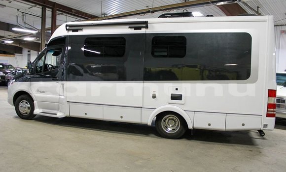 Buy Used Mercedes-Benz R–Class White Car in Brazzaville in Municipality of Brazzaville Buy Used Mercedes-Benz R–Class White Car in Brazzaville in Municipality of Brazzaville