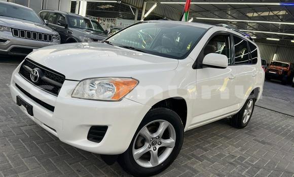Acheter Occasion Voiture Toyota RAV4 Blanc à Brazzaville, Commune de Brazzaville Acheter Occasion Voiture Toyota RAV4 Blanc à Brazzaville, Commune de Brazzaville