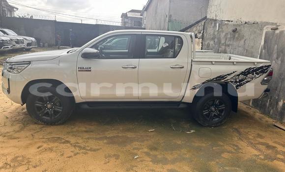 Acheter Neuf Voiture Toyota Hiluxe Revo Blanc à Brazzaville, Commune de Brazzaville Acheter Neuf Voiture Toyota Hiluxe Revo Blanc à Brazzaville, Commune de Brazzaville