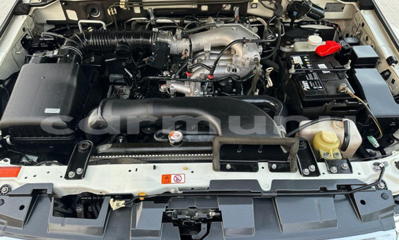 Buy Used Mitsubishi Pajero White Car in Import - Dubai in Region of Bouenza Buy Used Mitsubishi Pajero White Car in Import - Dubai in Region of Bouenza