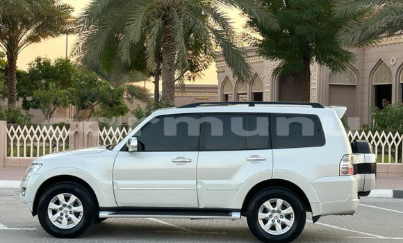 Buy Used Mitsubishi Pajero White Car in Import - Dubai in Region of Bouenza Buy Used Mitsubishi Pajero White Car in Import - Dubai in Region of Bouenza