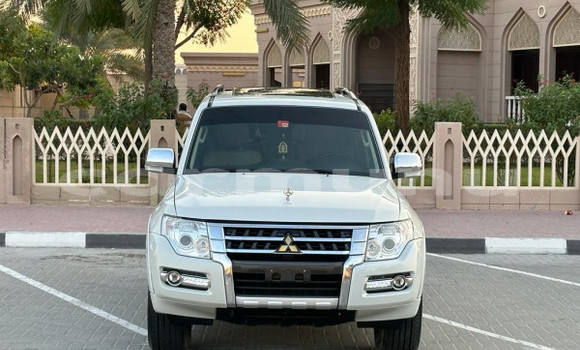 Buy Used Mitsubishi Pajero White Car in Import - Dubai in Region of Bouenza Buy Used Mitsubishi Pajero White Car in Import - Dubai in Region of Bouenza