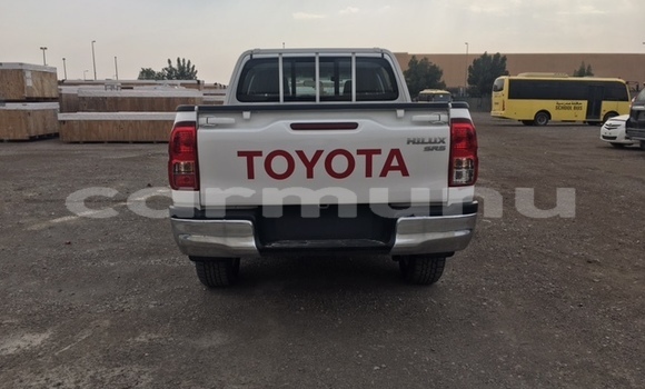 Buy Used Toyota Hilux White Car in Import - Dubai in Region of Bouenza Buy Used Toyota Hilux White Car in Import - Dubai in Region of Bouenza