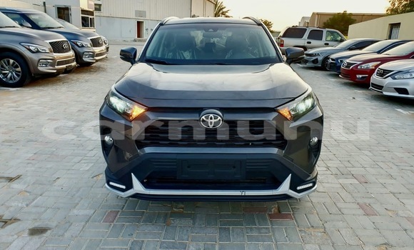 Acheter Occasion Voiture Toyota RAV4 Noir à Brazzaville, Commune de Brazzaville Acheter Occasion Voiture Toyota RAV4 Noir à Brazzaville, Commune de Brazzaville