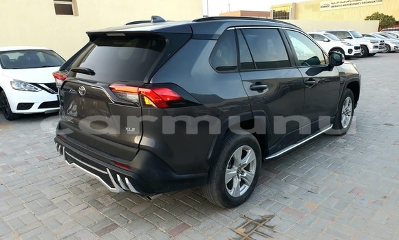 Acheter Occasion Voiture Toyota RAV4 Noir à Brazzaville, Commune de Brazzaville Acheter Occasion Voiture Toyota RAV4 Noir à Brazzaville, Commune de Brazzaville