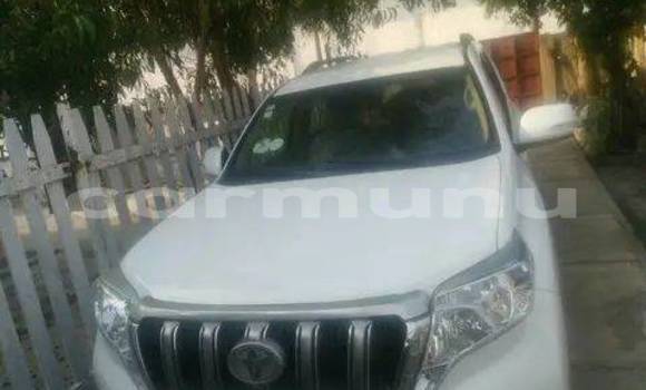 Acheter Occasion Voiture Toyota Prado Blanc à Brazzaville, Commune de Brazzaville Acheter Occasion Voiture Toyota Prado Blanc à Brazzaville, Commune de Brazzaville