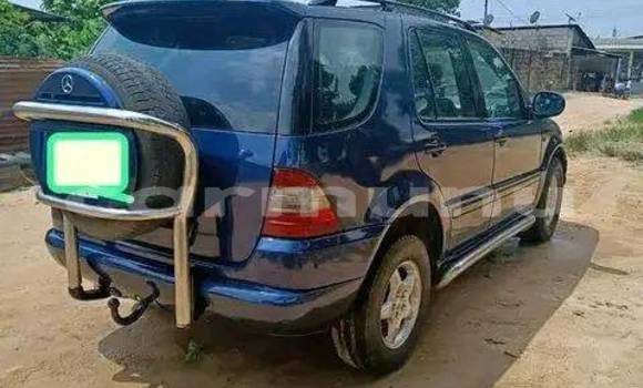 Acheter Occasion Voiture Mercedes-Benz 200 Noir à Brazzaville, Commune de Brazzaville Acheter Occasion Voiture Mercedes-Benz 200 Noir à Brazzaville, Commune de Brazzaville