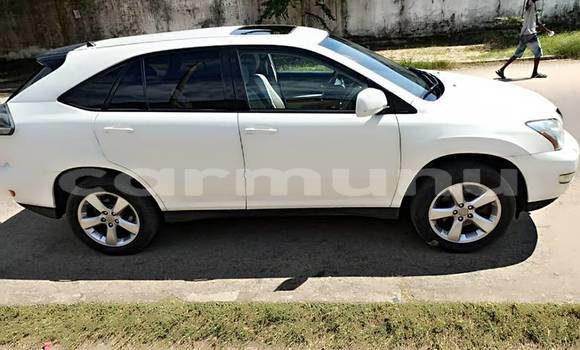 Acheter Occasion Voiture Lexus RX 330 Blanc à Brazzaville, Commune de Brazzaville Acheter Occasion Voiture Lexus RX 330 Blanc à Brazzaville, Commune de Brazzaville