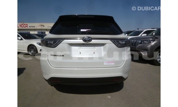 Acheter Import Voiture Toyota Harrier Blanc à Import - Dubai, Région de la Bouenza Acheter Import Voiture Toyota Harrier Blanc à Import - Dubai, Région de la Bouenza