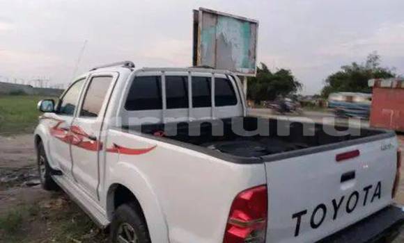 Acheter Occasion Voiture Toyota Hilux Blanc à Brazzaville, Commune de Brazzaville Acheter Occasion Voiture Toyota Hilux Blanc à Brazzaville, Commune de Brazzaville